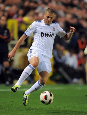 VILLARREAL, SPAIN - MAY 15: Karim Benzema of Real Madrid in action during the La Liga match between Villarreal and Real Madrid at estadio El Madrigal on May 15, 2011 in Villarreal, Spain.  (Photo by Denis Doyle/Getty Images)