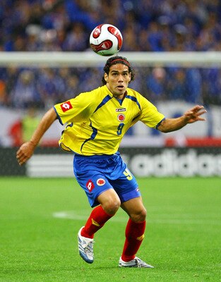 SAITAMA, JAPAN - JUNE 05:  Radamel Falcao of Colombia controls the ball during the Kirin Cup match between Japan and Colombia at Saitama Stadium June 5, 2007 in Saitama, Japan.  (Photo by Koichi Kamoshida/Getty Images)