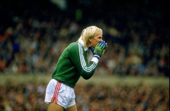 Oct 1985:  Gary Bailey of Manchester United shouts to his team mates during the Canon League Division One match against Liverpool played at Old Trafford in Manchester, England. The match ended in a 1-1 draw. \ Mandatory Credit: Allsport UK /Allsport