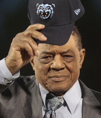 MOBILE, AL - APRIL 14:  Baseball Hall of Famer Willie Mays tips his cap during pre-game ceremonies following the opening of the Hank Aaron Museum at the Hank Aaron Stadium on April 14, 2010 in Mobile, Alabama. (Photo by Dave Martin/Getty Images)