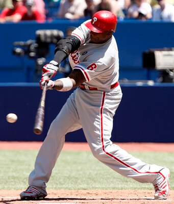 TORONTO, CANADA - JULY 3: Ryan Howard #6 of the Philadelphia Phillies hits during MLB action against the Toronto Blue Jays at The Rogers Centre July 3, 2011 in Toronto, Ontario, Canada. (Photo by Abelimages/Getty Images)