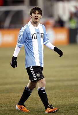 EAST RUTHERFORD, NJ - MARCH 26:  Lionel Messi #10 of Argentina reacts after a failed scoring attempt during the first half of a friendly match against the United States at New Meadowlands Stadium on March 26, 2011 in East Rutherford, New Jersey.  (Photo b