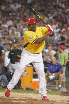 PITTSBURGH, PA - JULY 10:  National League All-Star Ryan Howard of the Philadelphia Phillies participates in the CENTURY 21 Home Run Derby at PNC Park on July 10, 2006 in Pittsburgh, Pennsylvania. (Photo by: Jim McIsaac/Getty Images for CENTURY 21)