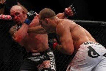 Junior dos Santos throttling Shane Carwin