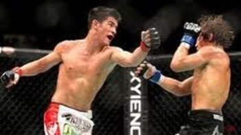 Dominick Cruz battling Urijah Faber