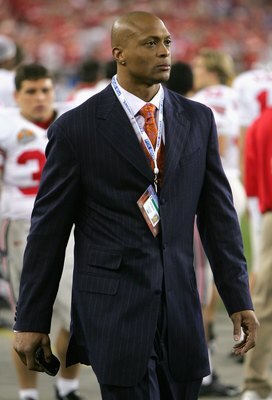 GLENDALE, AZ - JANUARY 08:  Former NFL athlete Eddie George attends the 2007 Tostitos BCS National Championship Game between the Florida Gators and the Ohio State Buckeyes at the University of Phoenix Stadium on January 8, 2007 in Glendale, Arizona.  (Pho