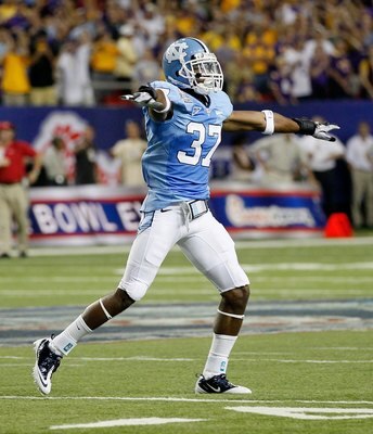 ATLANTA - SEPTEMBER 04:  LeCount Fantroy #37 of the North Carolina Tar Heels against the LSU Tigers during the Chick-fil-A Kickoff Game at Georgia Dome on September 4, 2010 in Atlanta, Georgia.  (Photo by Kevin C. Cox/Getty Images)