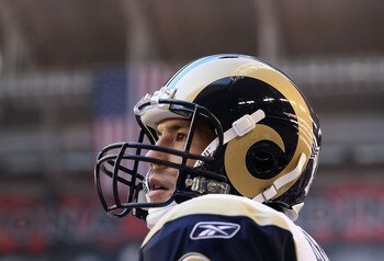 GLENDALE, AZ - DECEMBER 05:  Quarterback Sam Bradford #8 of the St. Louis Rams during the NFL game against the Arizona Cardinals at the University of Phoenix Stadium on December 5, 2010 in Glendale, Arizona. The Rams defeated the Cardinals 19-6.  (Photo b