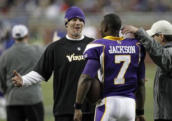 DETROIT, MI - DECEMBER 13:  Brett Favre #4 of the Minnesota Vikings talks with Tarvaris Jackson #7 during warm ups prior to playing the New York Giants at Ford Field on December 13, 2010 in Detroit, Michigan.  (Photo by Gregory Shamus/Getty Images)