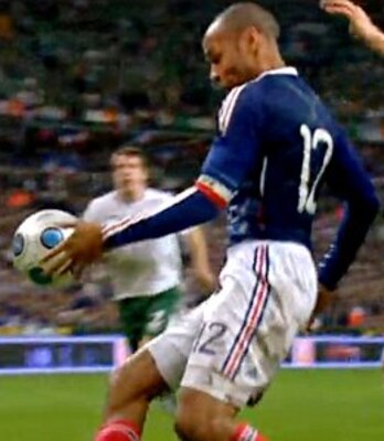 Thierry-henry-handball2_original_display_image