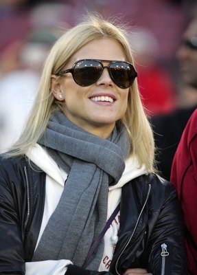 PALO ALTO, CA - NOVEMBER 21:  Tiger Woods'  wife, Elin Nordegren, stands on the sidelines before the Cardinal game against the California Bears at Stanford Stadium on November 21, 2009 in Palo Alto, California.  (Photo by Ezra Shaw/Getty Images)