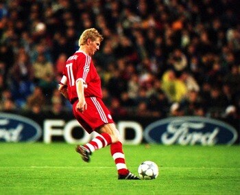 1 May 2001 :  Steffan Effenberg of Bayern Munich in action during the UEFA Champions League semi-final 1st leg, against Real Madrid at the Bernabeu, Madrid. Credit :  Stu Forster/Allsport. Mandatory Credit: Stu Forster/ALLSPORT