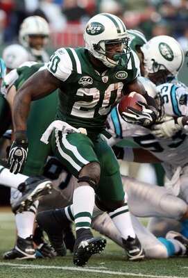 EAST RUTHERFORD, NJ - NOVEMBER 29:  Thomas Jones #20 of the New York Jets runs the ball against the Carolina Panthers on November 29, 2009 at Giants Stadium in East Rutherford, New Jersey. The Jets defeated the Panthers 17-6.  (Photo by Jim McIsaac/Getty 