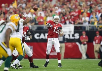 GLENDALE, AZ - JANUARY 10:  Quarterback Kurt Warner #13 of the Arizona Cardinals throws a pass during the 2010 NFC wild-card playoff game against  the Green Bay Packers at the Universtity of Phoenix Stadium on January 10, 2010 in Glendale, Arizona.  The C