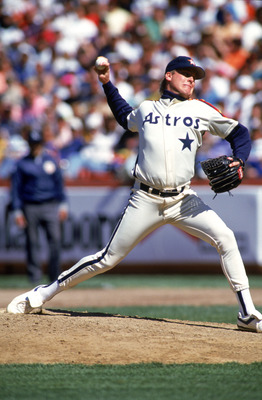 SAN FRANCISCO - APRIL 1991:  Pitcher Curt Schilling #19 of the Houston Astros pitches during an MLB game in April 1991 against the San Francisco Giants at Candlestick Park in San Francisco, California. (Photo by Otto Greule Jr/Getty Images)