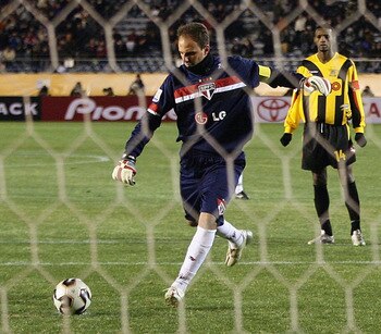 TOKYO, JAPAN - DECEMBER 14:  Sao Paulo goalkeeper Rogerio Ceni takes a penalty during the FIFA Club World Championship Toyota Cup 2005 match between Sao Paulo FC and Al Ittihad at the National Stadium on December 14, 2005 in Tokyo, Japan. (Photo by Koichi
