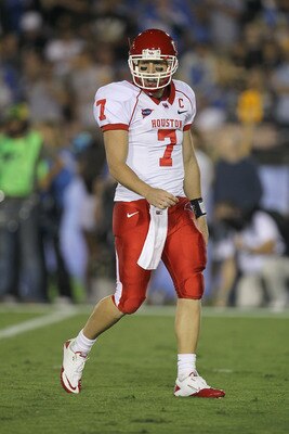 PASADENA, CA - SEPTEMBER 18:  Quarterback Case Keenum #7 of the Houston Cougars at the game against the UCLA Bruins in the second quarter at the Rose Bowl on September 18, 2010 in Pasadena, California.  UCLA won 31-13.  (Photo by Stephen Dunn/Getty Images