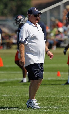 BOURBONNAIS, IL - JULY 30: Offensive coordinator Mike Martz of the Chicago Bears watches during a summer training camp practice at Olivet Nazarene University on July 30, 2011 in Bourbonnais, Illinois. (Photo by Jonathan Daniel/Getty Images)