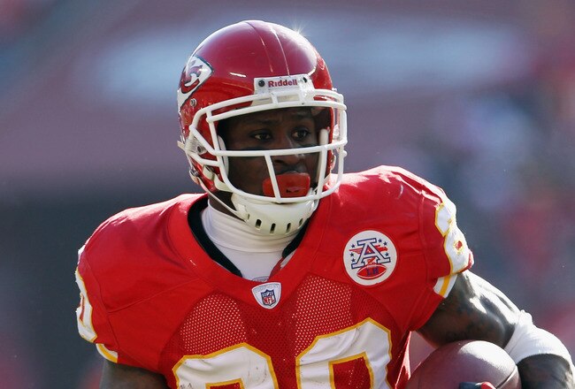 KANSAS CITY, MO - DECEMBER 05:  Thomas Jones #20 of the Kansas City Chiefs in action during the game against the Denver Broncos on December 5, 2010 at Arrowhead Stadium in Kansas City, Missouri.  (Photo by Jamie Squire/Getty Images)