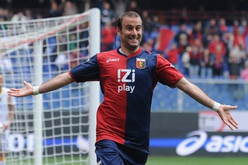 GENOA, ITALY - APRIL 23:  Rodrigo Palacio of Genoa CFC celebrates a goal during the Serie A match between Genoa CFC and Lecce at Stadio Luigi Ferraris on April 23, 2011 in Genoa, Italy.  (Photo by Valerio Pennicino/Getty Images)