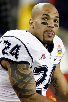 GLENDALE, AZ - JANUARY 01:  D.J. Shoemate  #24 of the Connecticut Huskies looks on late in the fourth quarter against the Oklahoma Sooners during the Tostitos Fiesta Bowl at the Universtity of Phoenix Stadium on January 1, 2011 in Glendale, Arizona.  (Pho