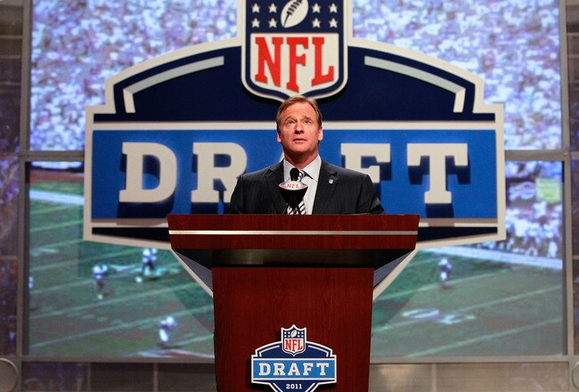 NEW YORK, NY - APRIL 28:  NFL Commissioner Roger Goodell speaks at the podium during the 2011 NFL Draft at Radio City Music Hall on April 28, 2011 in New York City.  (Photo by Chris Trotman/Getty Images)
