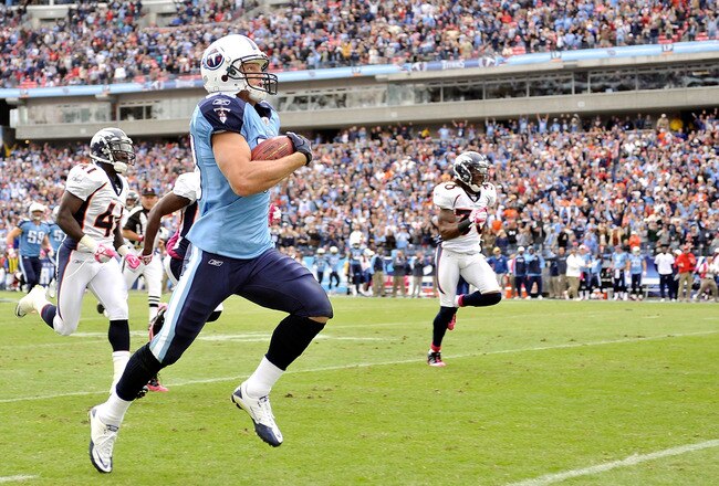 NASHVILLE, TN - OCTOBER 03:  Marc Mariani #83 of the Tennessee Titans runs a kickoff back for a touchdown aganst the Denver Broncos at LP Field on October 3, 2010 in Nashville, Tennessee. Denver won 26-20.  (Photo by Grant Halverson/Getty Images)