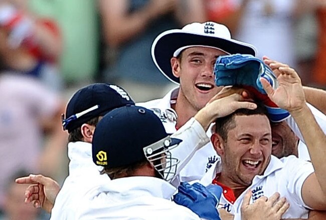 NOTTINGHAM, ENGLAND - AUGUST 01:  Tim Bresnan of England is mobbed by the team after claiming the wicket of MS Dhoni of India lbw for 0 runs during the second npower Test match between England and India at Trent Bridge on August 1, 2011 in Nottingham, Eng