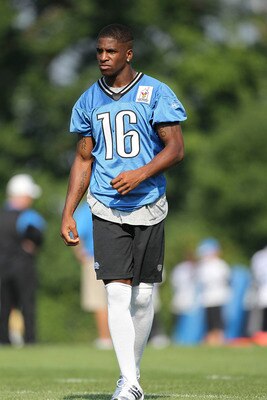 ALLEN PARK, MI - AUGUST 01: Titus Young #16 of the Detroit Lions watches the morning drills unable to practice due to muscle tightness at the Lions training facility on August 1, 2011 in Allen Park, Michigan.  (Photo by Leon Halip/Getty Images)