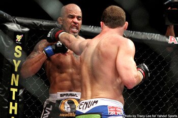 Bisping-vs-rivera-ufc-127_display_image