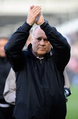 LONDON, ENGLAND - AUGUST 04:  Manager Martin Jol of Fulham applauds the fans ahead of the UEFA Europa League 3rd Qualifying Round 2nd Leg match between Fulham and RNK Split at Craven Cottage on August 4, 2011 in London, England.  (Photo by Alan Crowhurst/