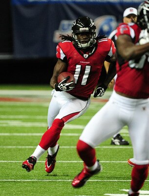 ATLANTA - AUGUST 12: Julio Jones #11 of the Atlanta Falcons carries the ball against the Miami Dolphins during a preseason game at the Georgia Dome on August 12, 2011 in Atlanta, Georgia. (Photo by Scott Cunningham/Getty Images)