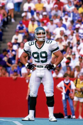 1987:  Defensive end Mark Gastineau #99 of the New York Jets looks to the sidelines during a game in 1987.  (Photo by Rick Stewart/Getty Images)