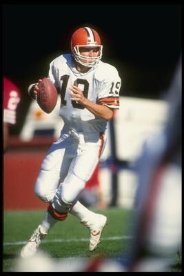Kosar  threw with a high rate of accuracy and rarely forced throws or made bad decisions. In 1990 and 1991, Kosar set a league record by throwing 308 consecutive passes without an interception