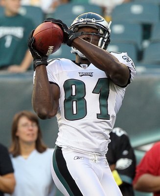 PHILADELPHIA, PA - AUGUST 11:  Jason Avant #81 of the Philadelphia Eagles warms up before playing against the Baltimore Ravens in their pre season game on August 11, 2011 at Lincoln Financial Field in Philadelphia, Pennsylvania.  (Photo by Jim McIsaac/Get