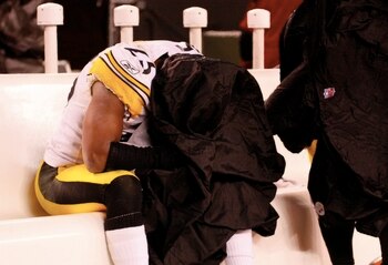 CLEVELAND - DECEMBER 10: Ryan Clark #25 of the Pittsburgh Steelers sits on the bench towards the end of the game against the Cleveland Browns at Cleveland Browns Stadium on December 10, 2009 in Cleveland, Ohio. (Photo by Gregory Shamus/Getty Images)