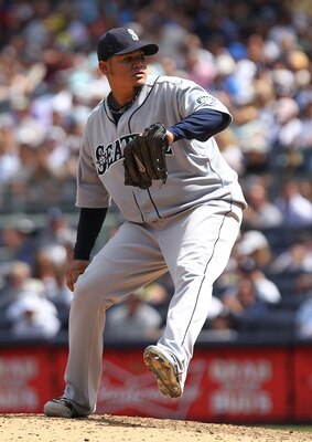 NEW YORK, NY - JULY 27:  Felix Hernandez #34 of the Seattle Mariners pitches against the New York Yankees on July 27, 2011 at Yankee Stadium in the Bronx borough of New York City.  (Photo by Nick Laham/Getty Images)