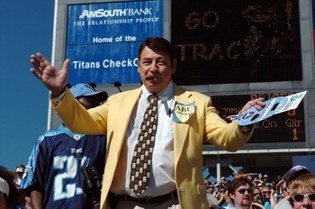 A Titans fan dresses as Howard Cosell.  The Oakland Raiders beat the Tennessee Titans 34-25 on October 30, 2005. (Photo by Joe Murphy/NFLPhotoLibrary)