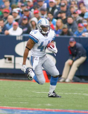 ORCHARD PARK, NY - NOVEMBER 14:  Jahvid Best #44  of the Detroit Lions runs against the Buffalo Bills at Ralph Wilson Stadium on November 14, 2010 in Orchard Park, New York. The Bills won 14-12.  (Photo by Rick Stewart/Getty Images)