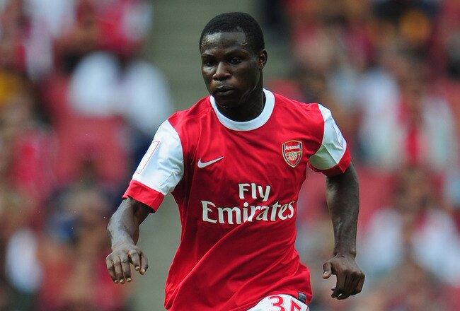LONDON, ENGLAND - JULY 31:  Emmanuel Frimpong of Arsenal in action during the Emirates Cup match between Arsenal and AC Milan at Emirates Stadium on July 31, 2010 in London, England.  (Photo by Mike Hewitt/Getty Images)