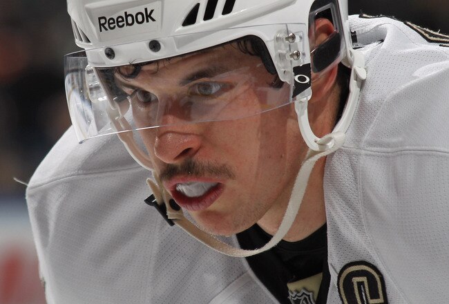 UNIONDALE, NY - DECEMBER 29:  Sidney Crosby #87 of the Pittsburgh Penguins skates against the New York Islanders at the Nassau Coliseum on December 29, 2010 in Uniondale, New York.  (Photo by Bruce Bennett/Getty Images)