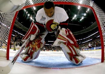 ANAHEIM, CA - MAY 28:  Goaltender Ray Emery #1 of the Ottawa Senators prepares to play in Game One of the Stanley Cup Finals against the Anaheim Ducks on May 28, 2007 in Anaheim, California.  (Photo by Bruce Bennett/Getty Images)