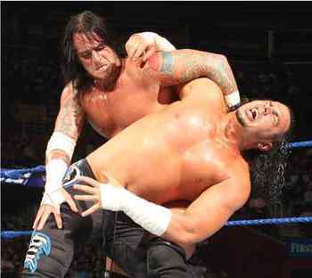 cm-punk-defeated-matt-hardy_display_image.jpg