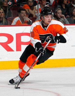 PHILADELPHIA, PA - MARCH 22:  Claude Giroux #28 of the Philadelphia Flyers skates during an NHL hockey game against the Washington Capitals at the Wells Fargo Center on March 22, 2011 in Philadelphia, Pennsylvania.  (Photo by Paul Bereswill/Getty Images)