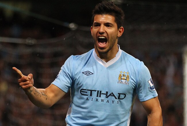 MANCHESTER, ENGLAND - AUGUST 15:  Sergio Aguero of Manchester City celebrates after scoring the second goal during the Barclays Premier League match between Manchester City and Swansea City at Etihad Stadium on August 15, 2011 in Manchester, England.  (Ph