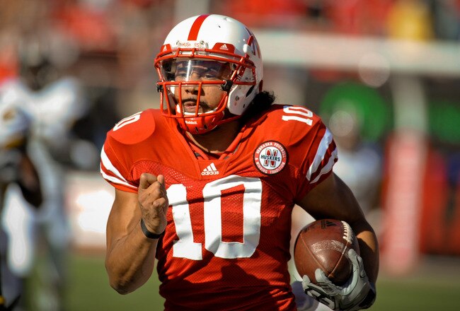 LINCOLN, NE - OCTOBER 30: Running back Roy Helu Jr. #10 of the Nebraska Cornhuskers break a long run against the Missouri Tigers during second half action of their game at Memorial Stadium on October 30, 2010 in Lincoln, Nebraska. Nebraska Defeated Missou