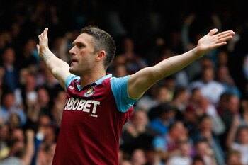 LONDON, ENGLAND - APRIL 16:  Robbie Keane of West Ham United celebrates scoring the opening goal during the Barclays Premier League match between West Ham United and Aston Villa at the Boleyn Ground on April 16, 2011 in London, England.  (Photo by Tom Dul