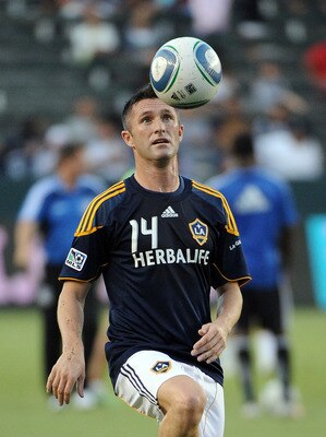 CARSON, CA - AUGUST 20:  Robbie Keane #14 of the Los Angeles Galaxy warms up before his debut game against the San Jose Earthquakes at The Home Depot Center on August 20, 2011 in Carson, California.  (Photo by Harry How/Getty Images)