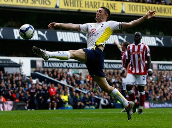 LONDON, ENGLAND - OCTOBER 24:  Robbie Keane of Tottenham Hotspur attempts a shot a goal during the Barclays Premier League match between Tottenham Hotspur and Stoke City at White Hart Lane on October 24, 2009 in London, England.  (Photo by Clive Rose/Gett