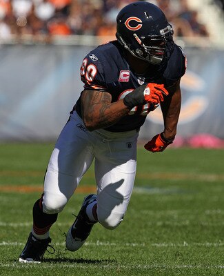 CHICAGO - OCTOBER 17: Julius Peppers #90 of the Chicago Bears rushes against the Seattle Seahawks at Soldier Field on October 17, 2010 in Chicago, Illinois. The Seahawks defeated the Bears 23-20.  (Photo by Jonathan Daniel/Getty Images)